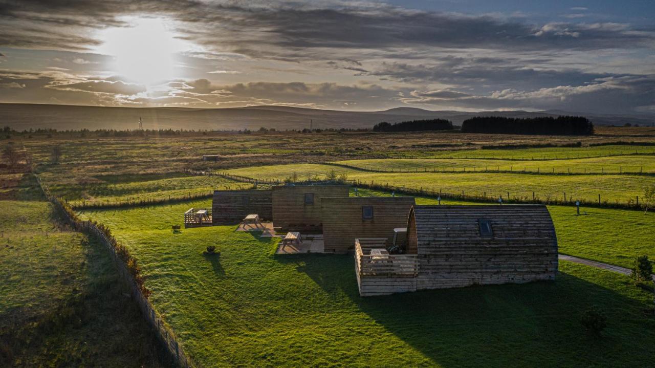 Loch Shin Glamping Pods Villa Лейрг Екстериор снимка