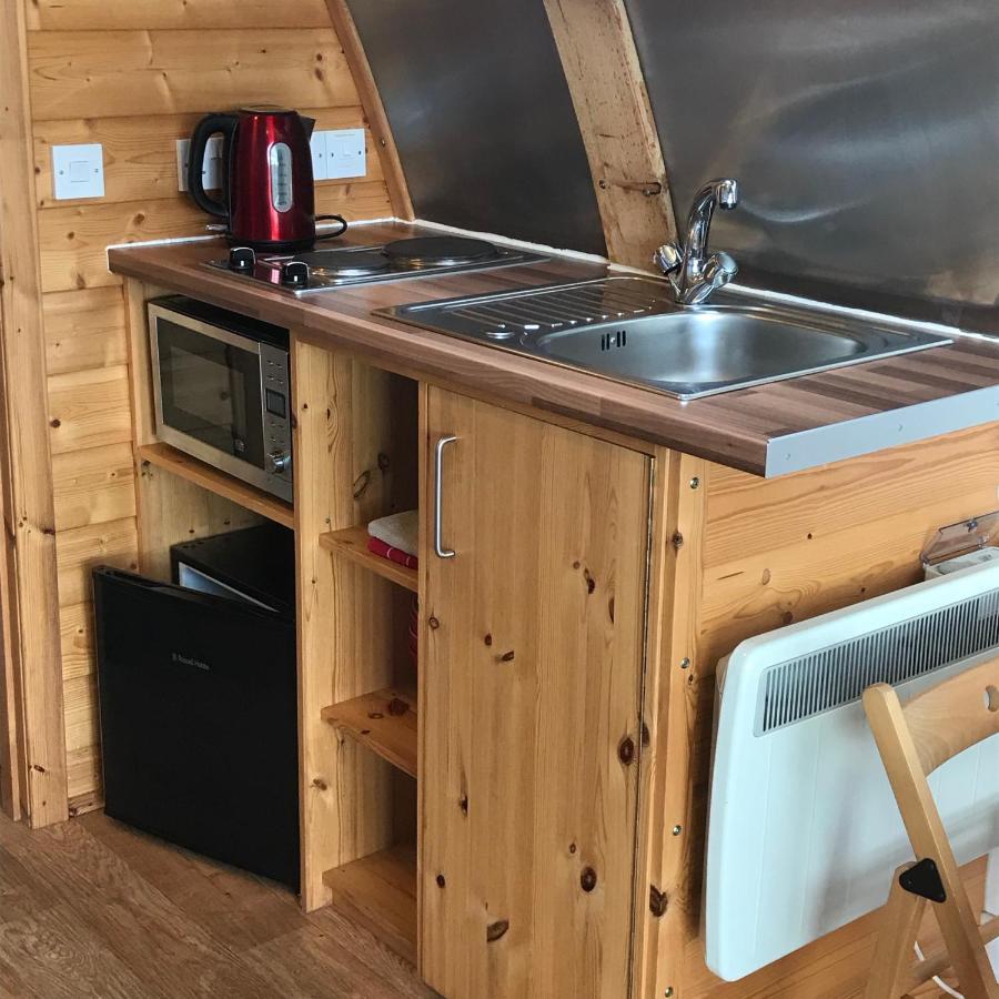 Loch Shin Glamping Pods Villa Лейрг Екстериор снимка